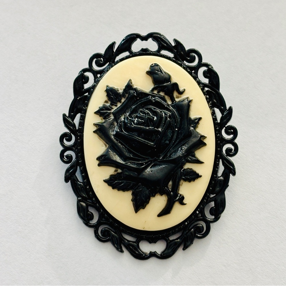 Black and Cream Victorian Style Rose Handmade Cameo Brooch, NWT